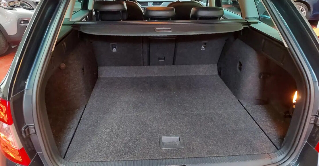 Skoda Octavia 1.6 TDi Style / NAVI + XENON + CAMERA + KeyLessGO complet