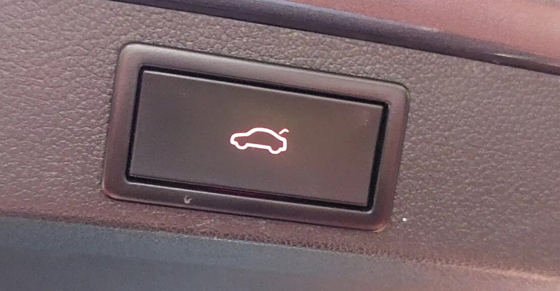 Skoda Octavia 1.6 TDi Style / NAVI + XENON + CAMERA + KeyLessGO complet