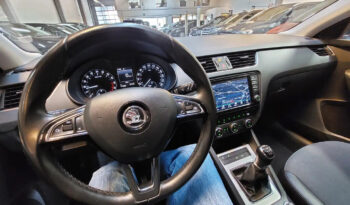 Skoda Octavia 1.6 TDi Style / NAVI + XENON + CAMERA + KeyLessGO complet