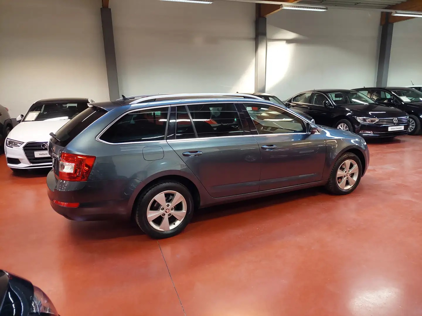 Skoda Octavia 1.6 TDi Style / NAVI + XENON + CAMERA + KeyLessGO