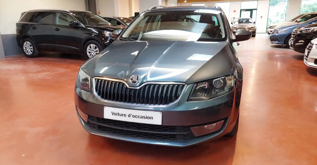 Skoda Octavia 1.6 TDi Style / NAVI + XENON + CAMERA + KeyLessGO complet