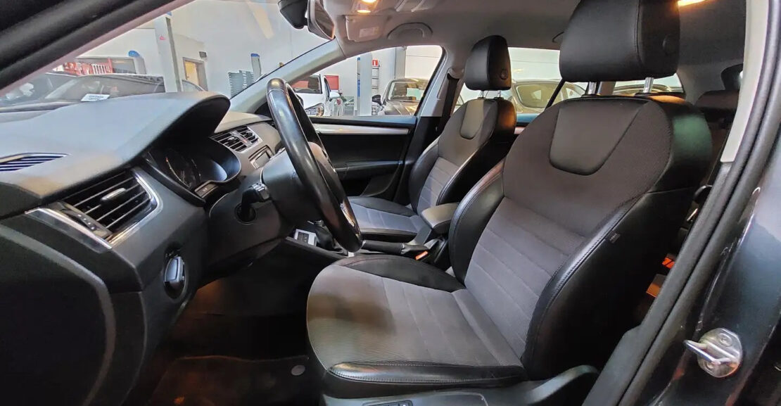 Skoda Octavia 1.6 TDi Style / NAVI + XENON + CAMERA + KeyLessGO complet