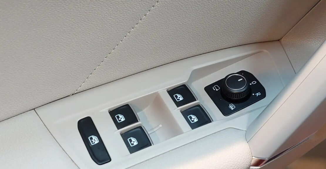 Volkswagen Tiguan 2.0 TDi * PANO * CUIR * CAMERA 360 * Garantie complet