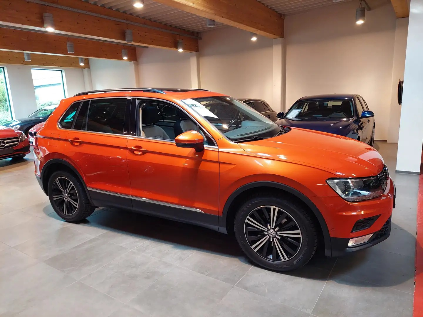 Volkswagen Tiguan 2.0 TDi * PANO * CUIR * CAMERA 360 * Garantie