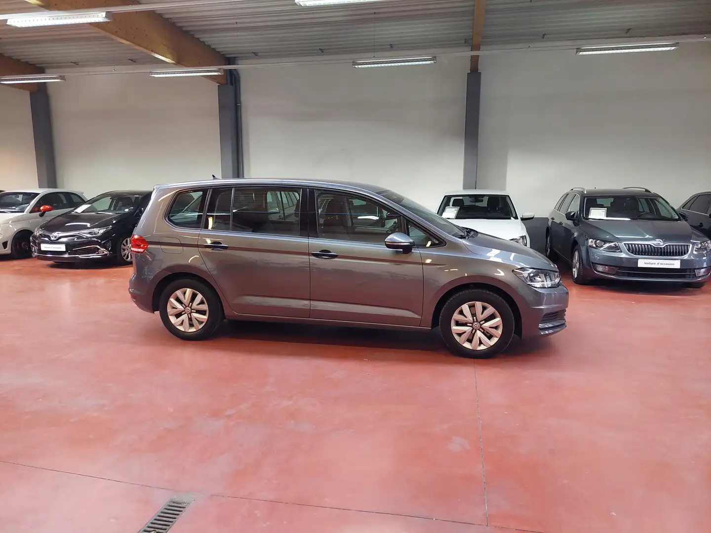 Volkswagen Touran 1.6 TDi * Euro 6b * NAVI * Garantie