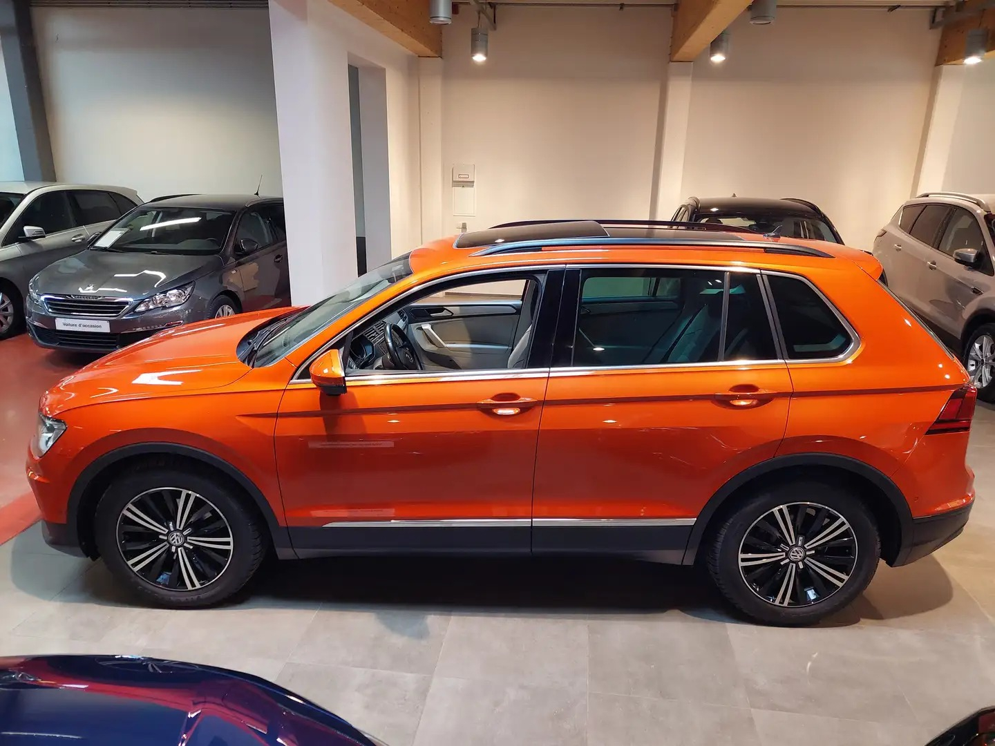 Volkswagen Tiguan 2.0 TDi * PANO * CUIR * CAMERA 360 * Garantie