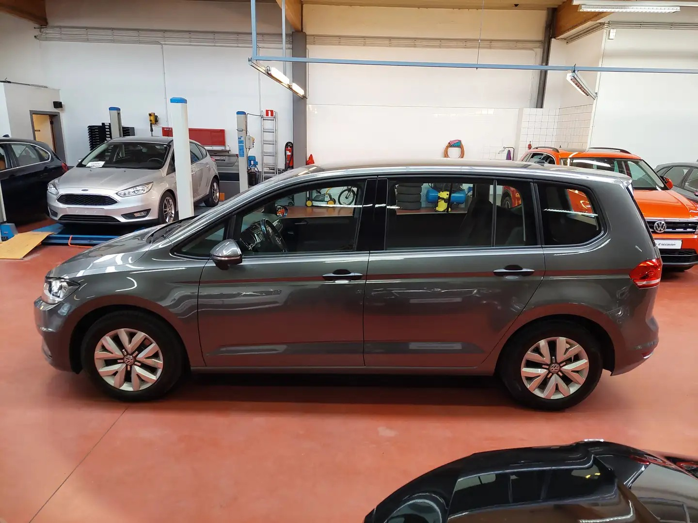 Volkswagen Touran 1.6 TDi * Euro 6b * NAVI * Garantie