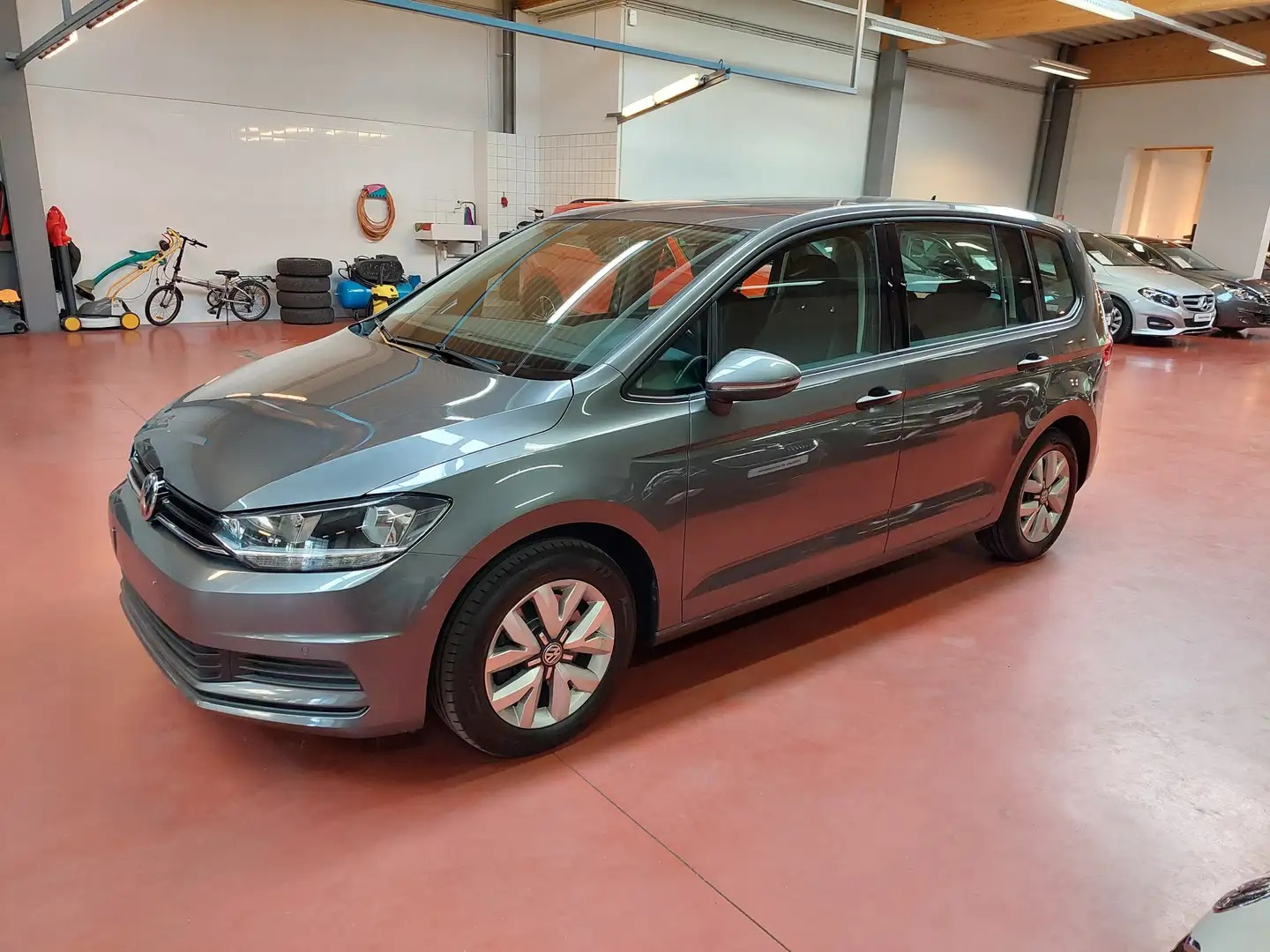 Volkswagen Touran 1.6 TDi * Euro 6b * NAVI * Garantie