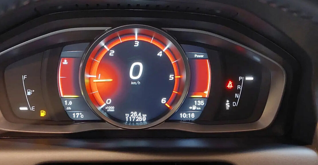 Volvo XC60 2.0 D3 AUTOMATIQUE – NAVI + CUIR complet