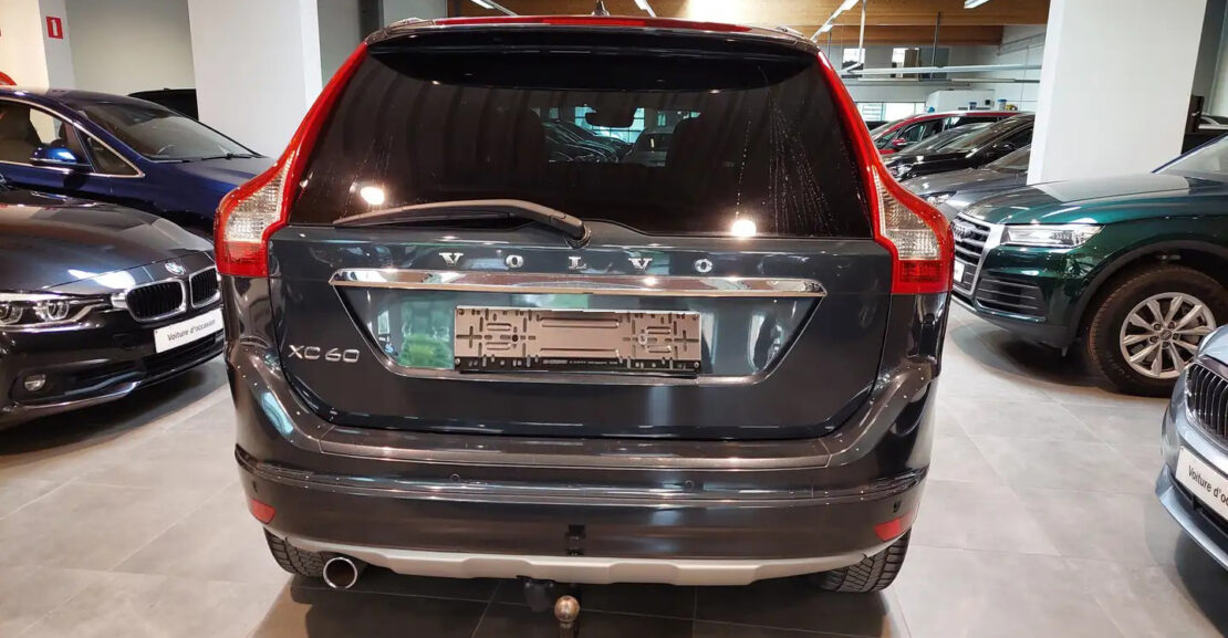 Volvo XC60 2.0 D3 AUTOMATIQUE – NAVI + CUIR complet