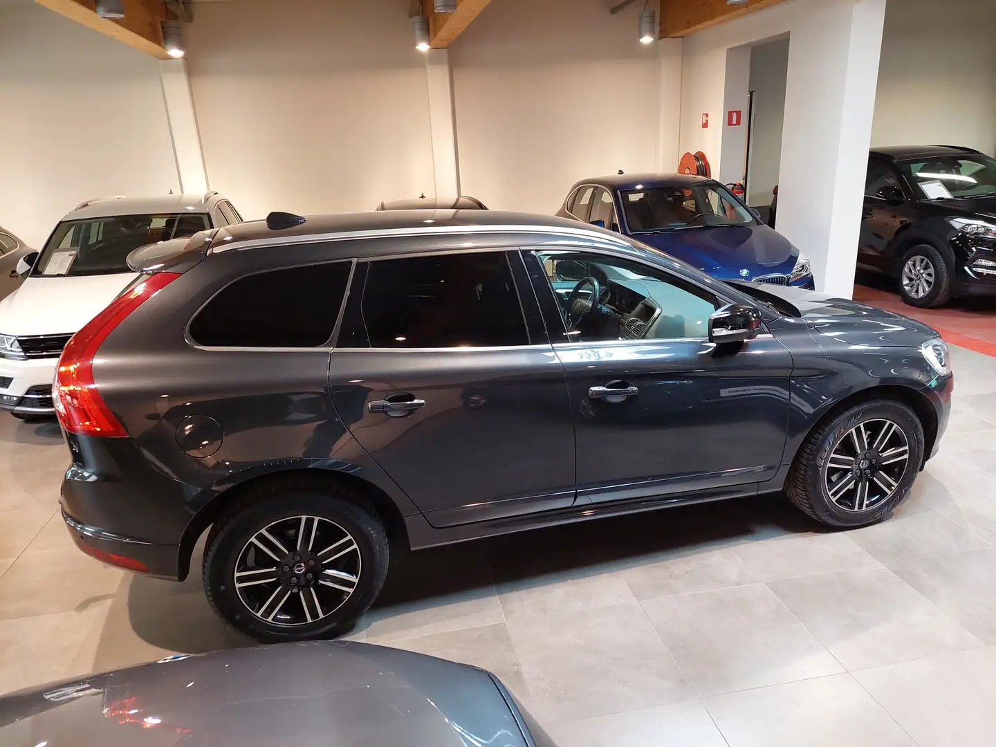 Volvo XC60 2.0 D3 AUTOMATIQUE – NAVI + CUIR
