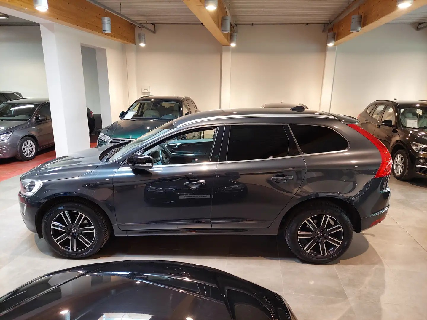 Volvo XC60 2.0 D3 AUTOMATIQUE – NAVI + CUIR