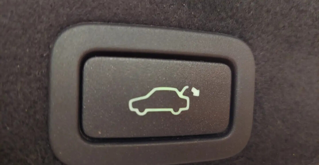 Volvo XC60 2.0 D3 AUTOMATIQUE – NAVI + CUIR complet